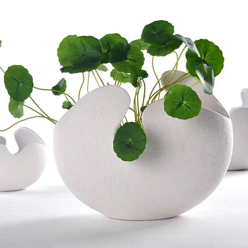 Modern White Ceramic Egg Shell Vase